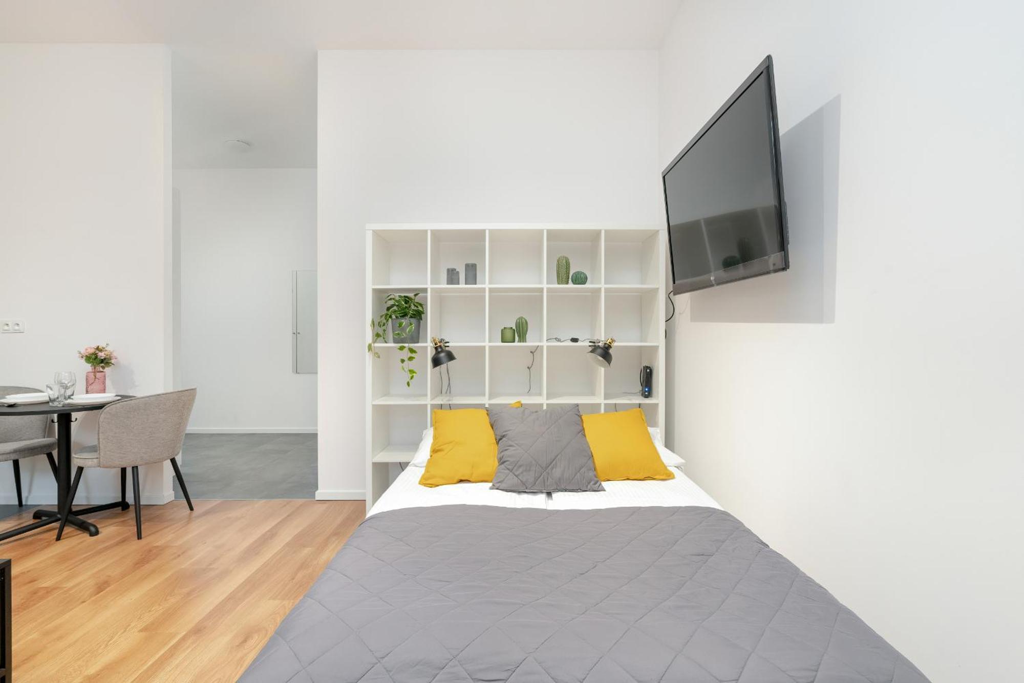 פוזנן Cozy Studio With Balcony And Free Garage By Noclegi Renters מראה חיצוני תמונה