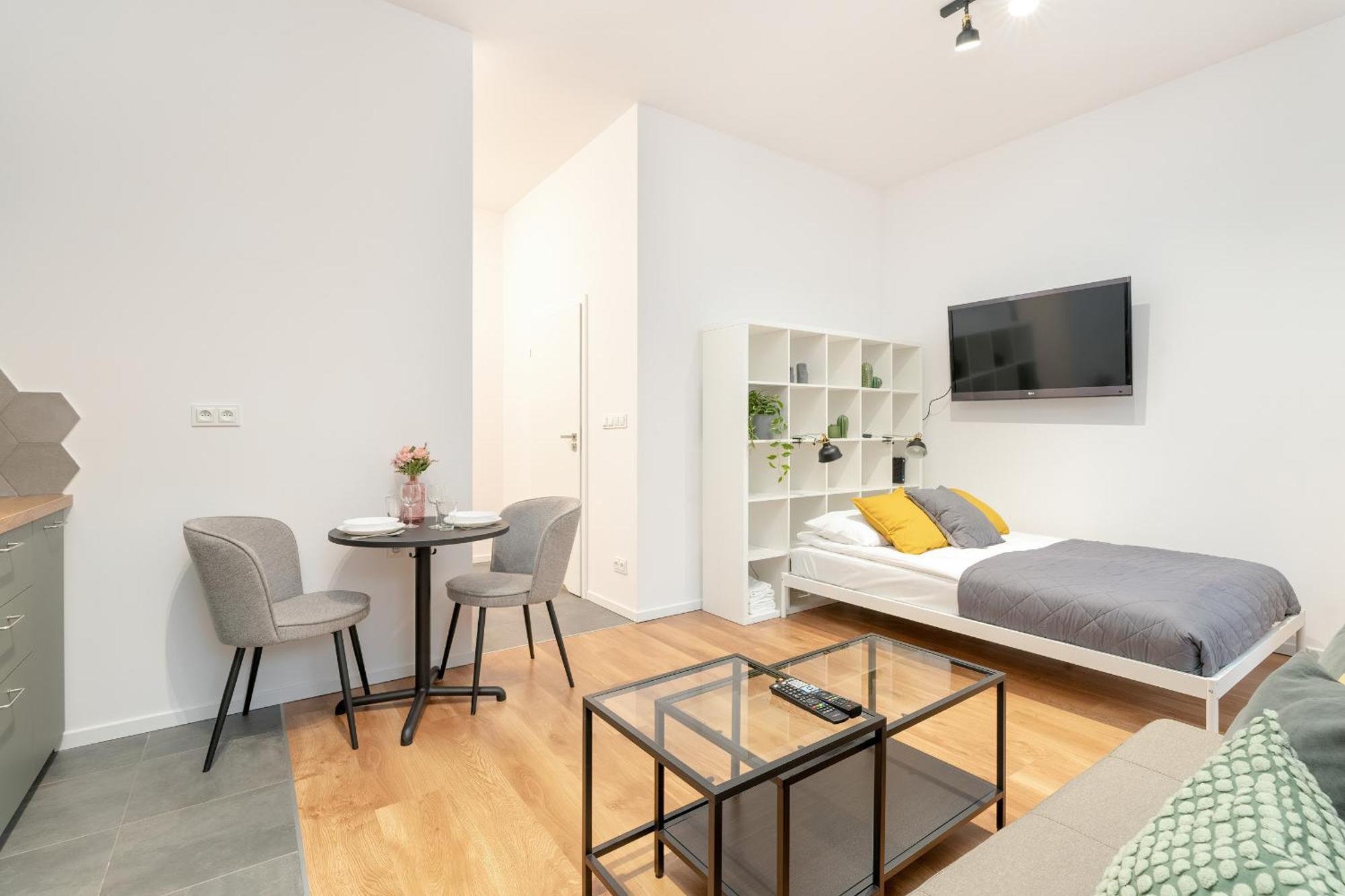 פוזנן Cozy Studio With Balcony And Free Garage By Noclegi Renters מראה חיצוני תמונה